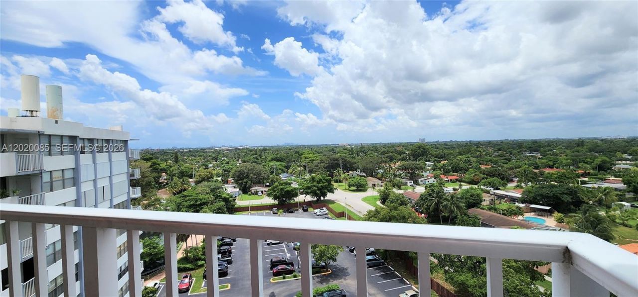 1200 NE Miami Gardens Dr , Unit 1005W, Miami, FL 33179 Photo