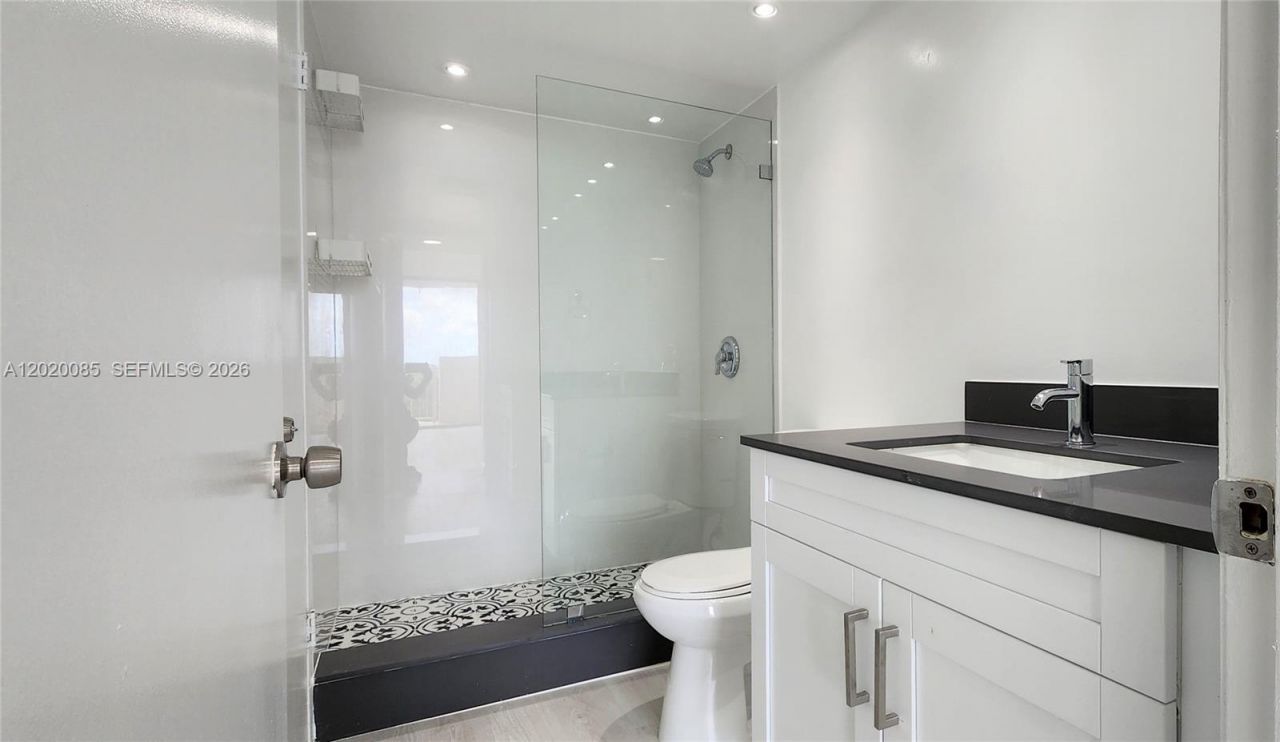 1200 NE Miami Gardens Dr , Unit 1005W, Miami, FL 33179 Photo