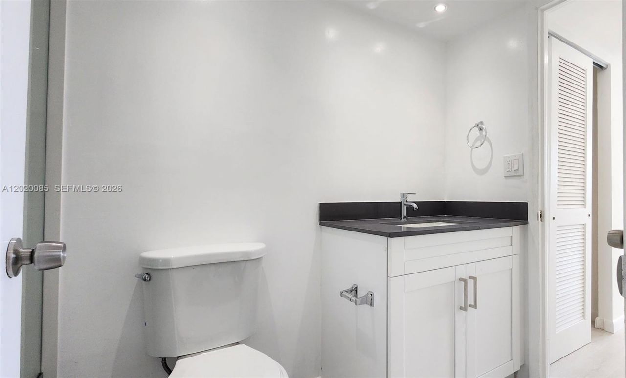 1200 NE Miami Gardens Dr , Unit 1005W, Miami, FL 33179 Photo
