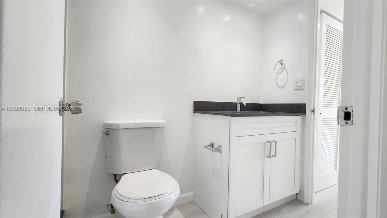1200 NE Miami Gardens Dr , Unit 1005W, Miami, FL 33179 Photo