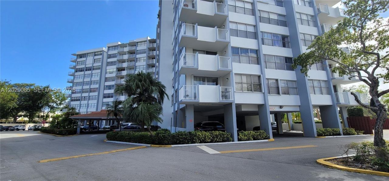 1200 NE Miami Gardens Dr , Unit 1005W, Miami, FL 33179 Photo