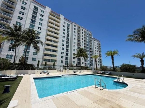 3000 Coral Way , Unit 813, Miami, FL 33145