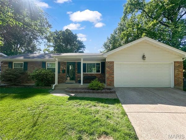 775 Gerald Avenue , Hazelwood, MO 63031