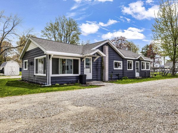 7697 E Houghton Lake Drive, Houghton Lake, MI 48629