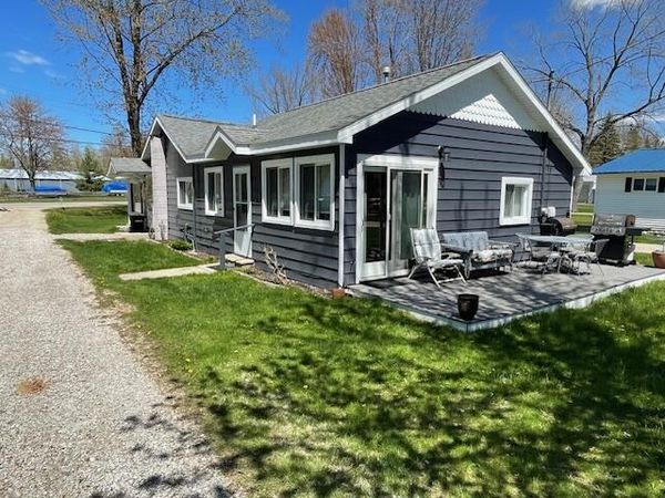 7697 E Houghton Lake Drive, Houghton Lake, MI 48629