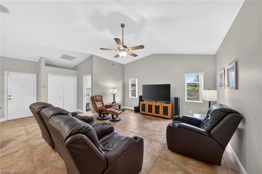 4933 Seville Ct, Cape Coral, FL 33904 Photo