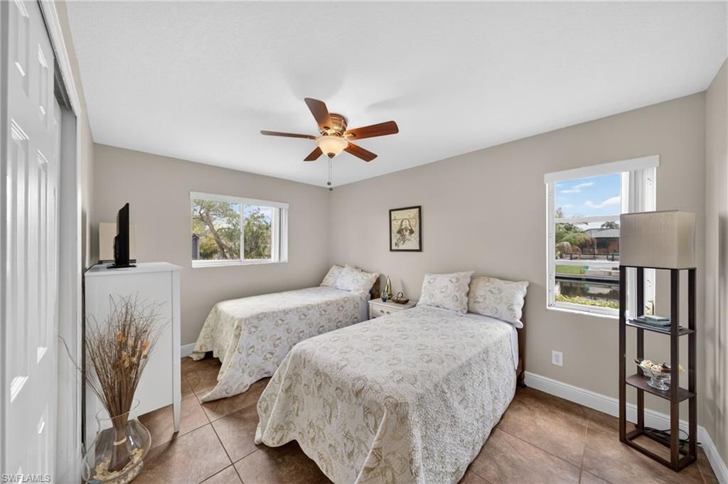 4933 Seville Ct, Cape Coral, FL 33904 Photo