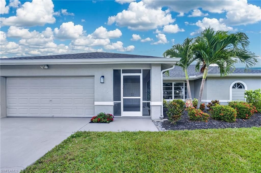 4933 Seville Ct, Cape Coral, FL 33904 Photo