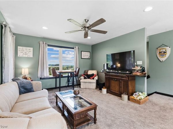 4588 S Elyria Road , Shreve, OH 44676