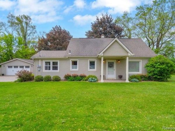 710 Hartland Drive, Troy, MI 48083