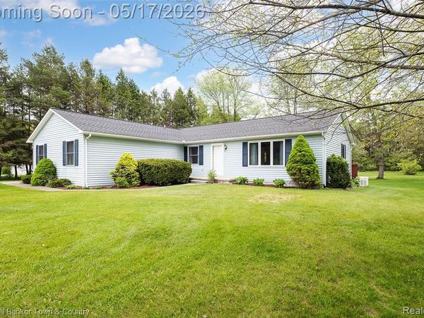 2154 Kingston Drive, Hamburg Twp, MI 48169