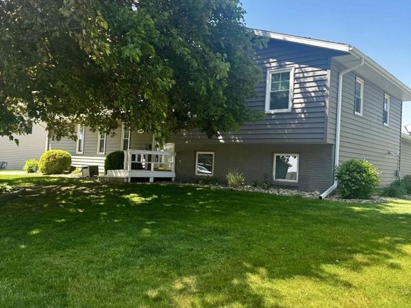 1509 Cantebury Circle, Grundy Center, IA 50638