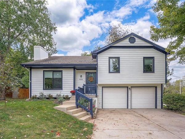 1032 NE Bristol Drive, Lee's Summit, MO 64086