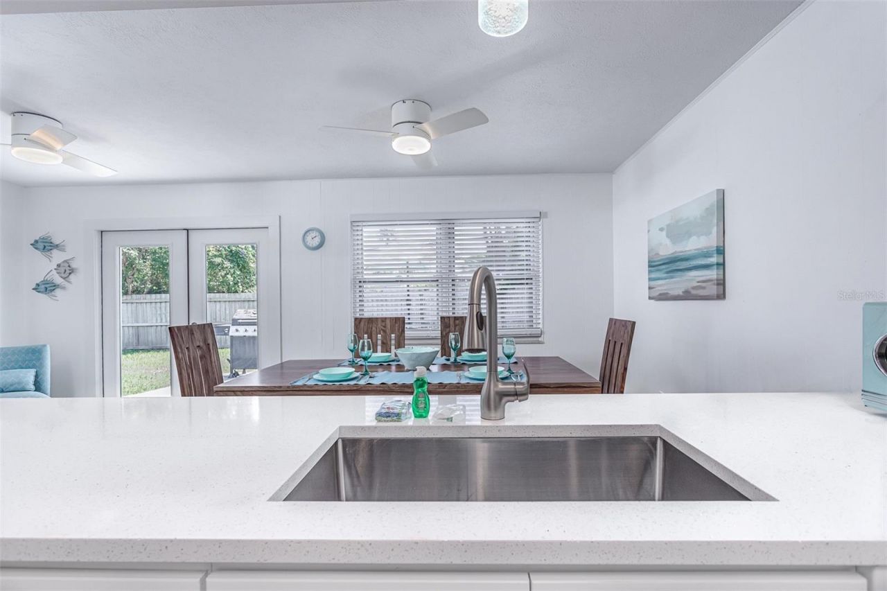 2572 Jefferson Circle, Sarasota, FL 34239 Photo