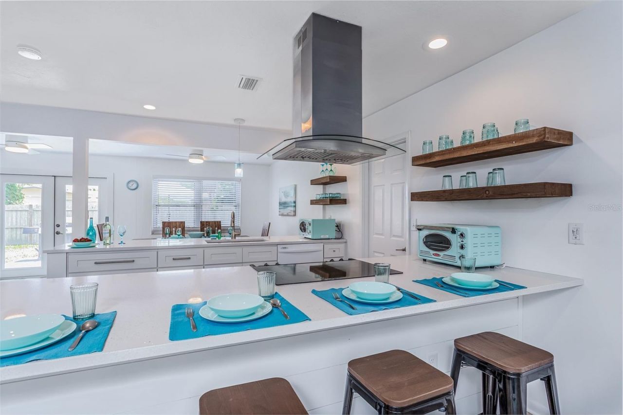 2572 Jefferson Circle, Sarasota, FL 34239 Photo