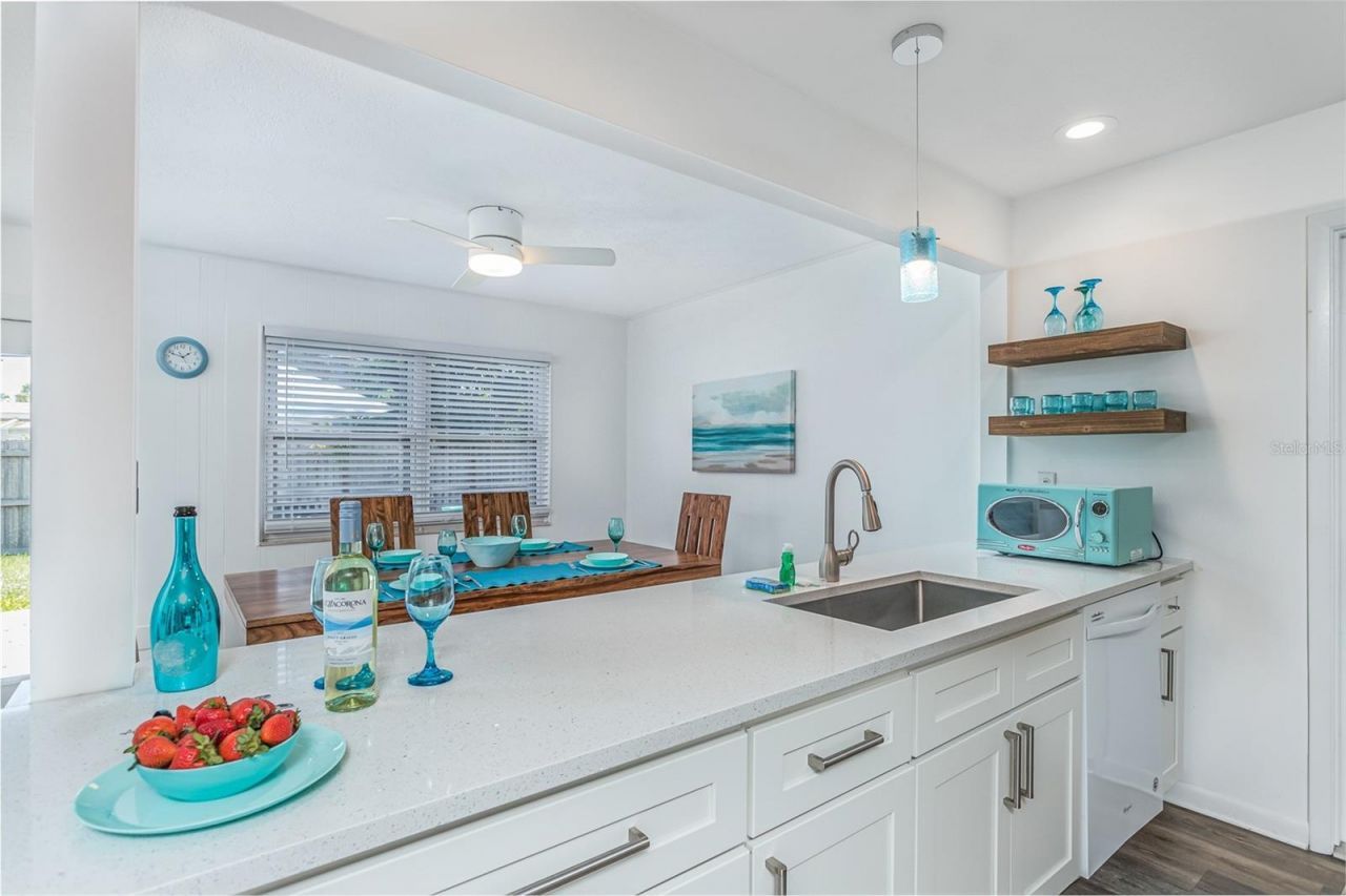 2572 Jefferson Circle, Sarasota, FL 34239 Photo