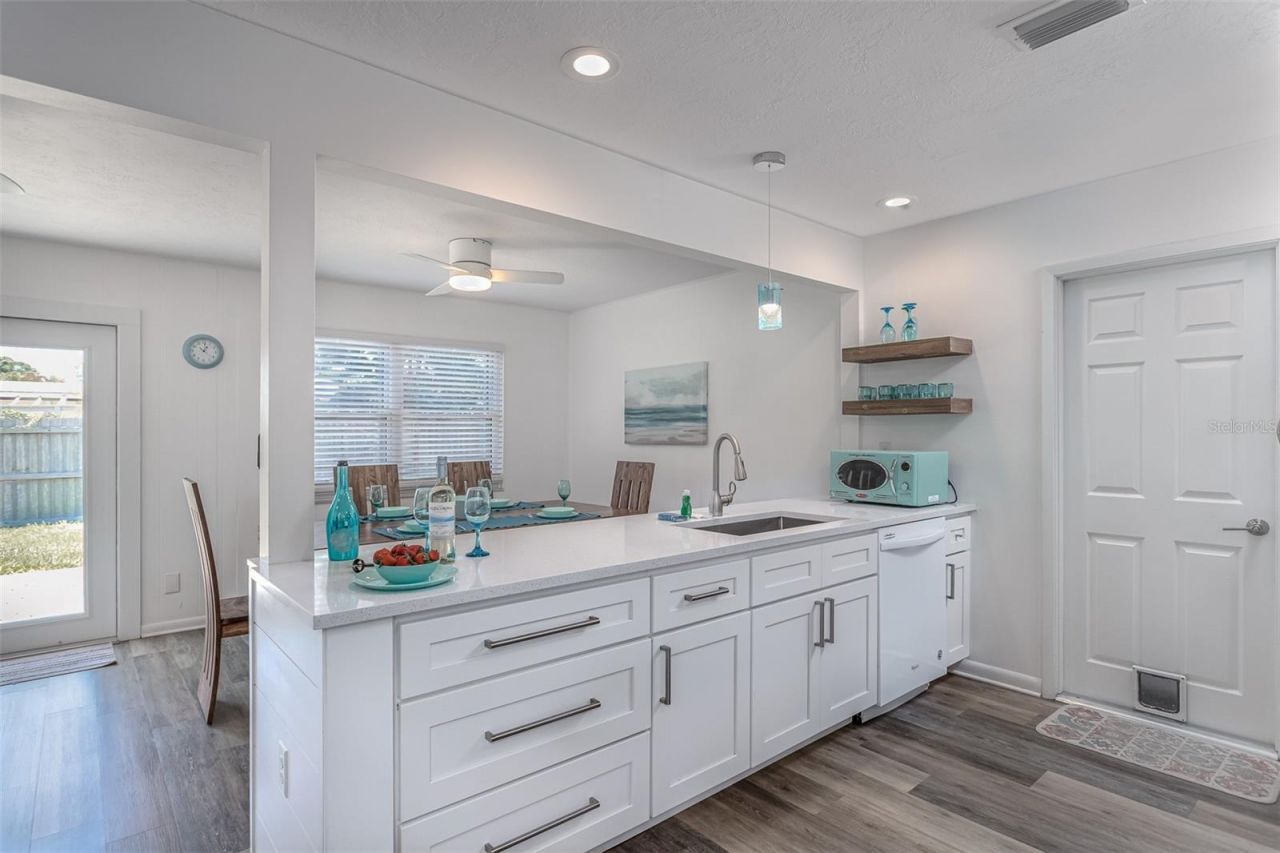 2572 Jefferson Circle, Sarasota, FL 34239 Photo