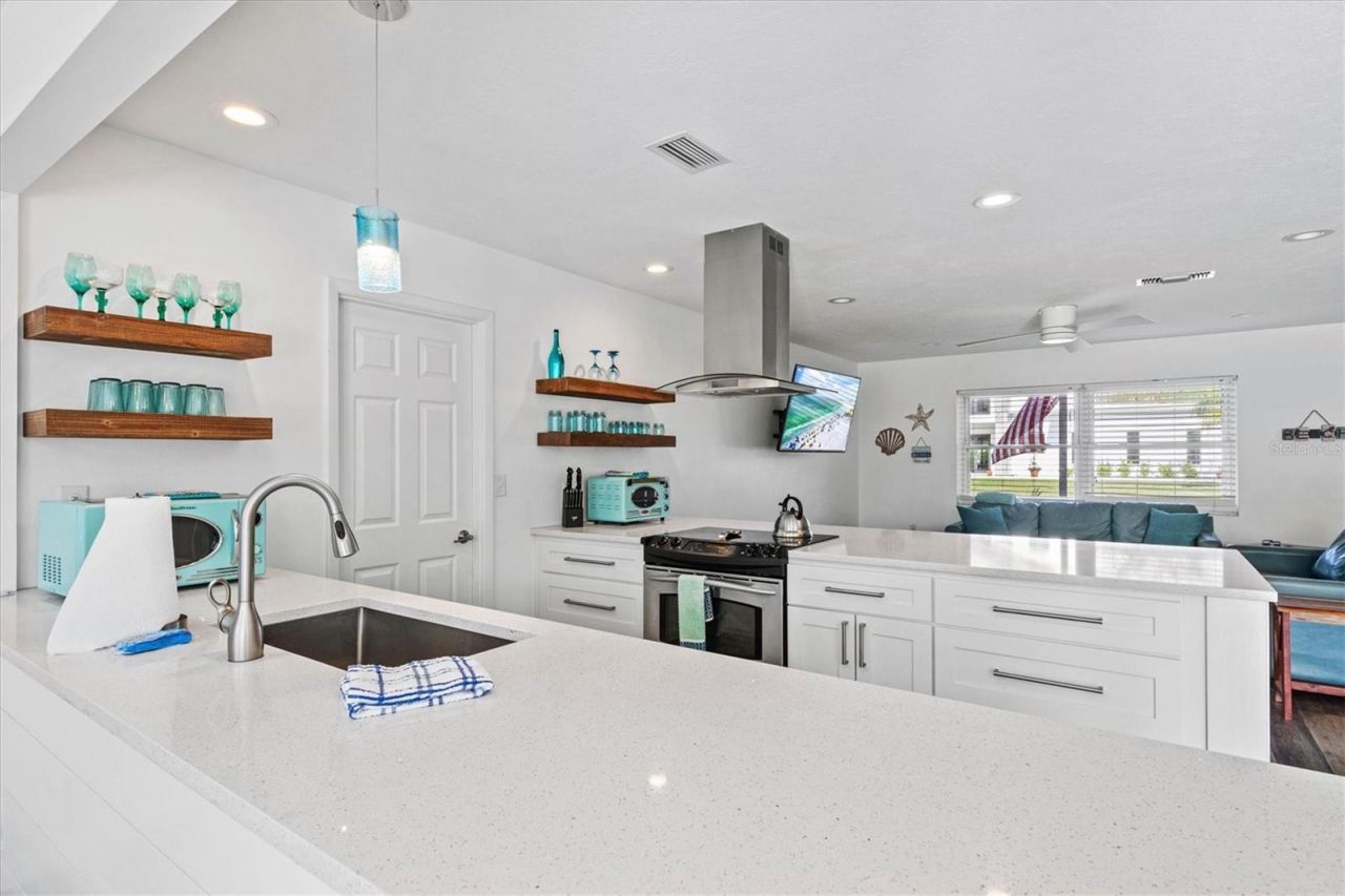 2572 Jefferson Circle, Sarasota, FL 34239 Photo