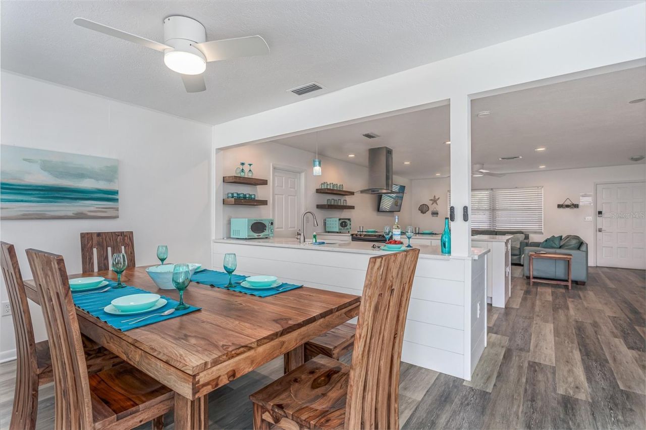 2572 Jefferson Circle, Sarasota, FL 34239 Photo