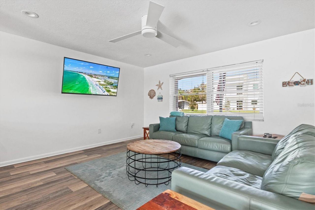2572 Jefferson Circle, Sarasota, FL 34239 Photo