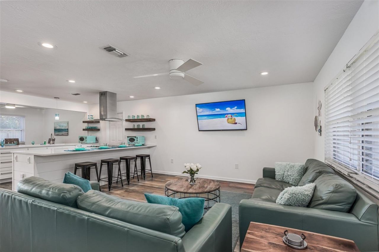 2572 Jefferson Circle, Sarasota, FL 34239 Photo