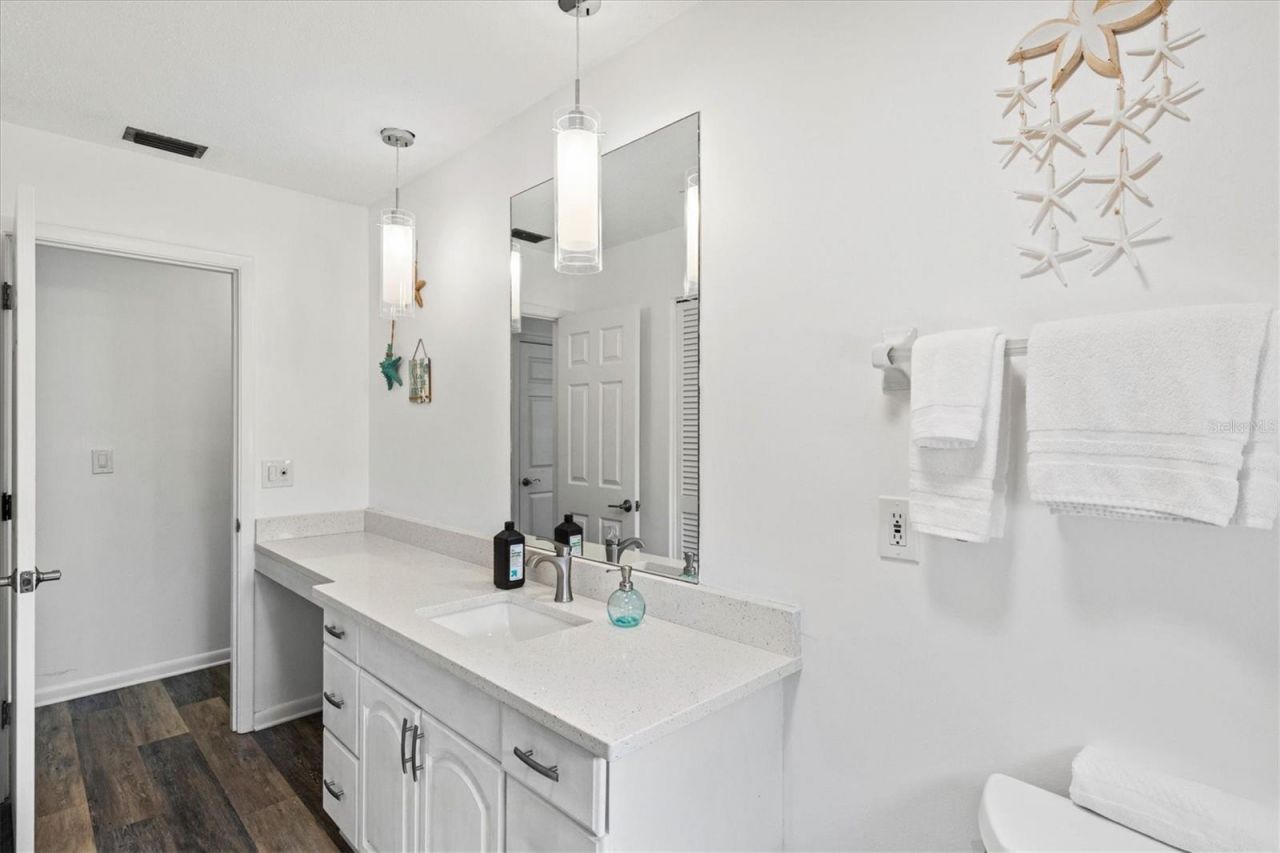 2572 Jefferson Circle, Sarasota, FL 34239 Photo