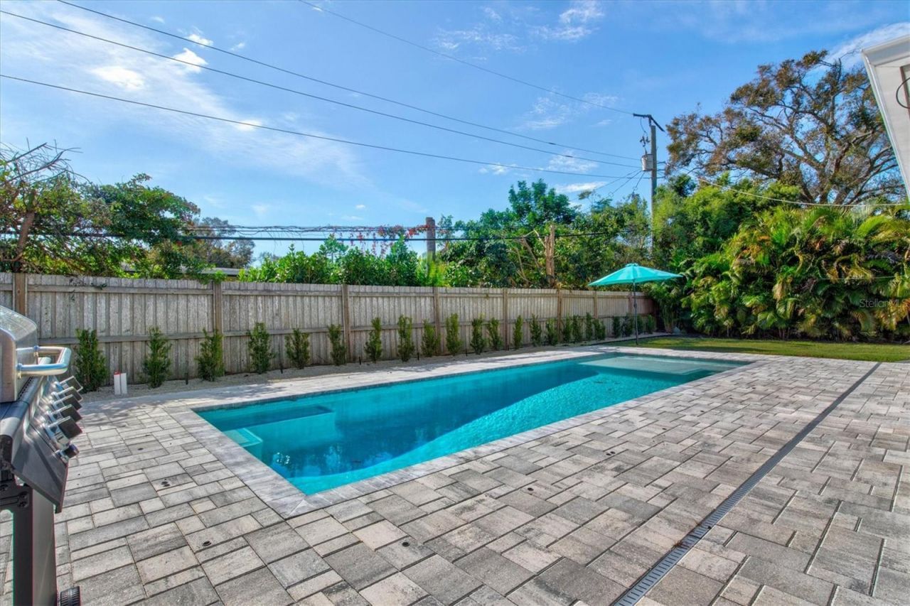2572 Jefferson Circle, Sarasota, FL 34239 Photo