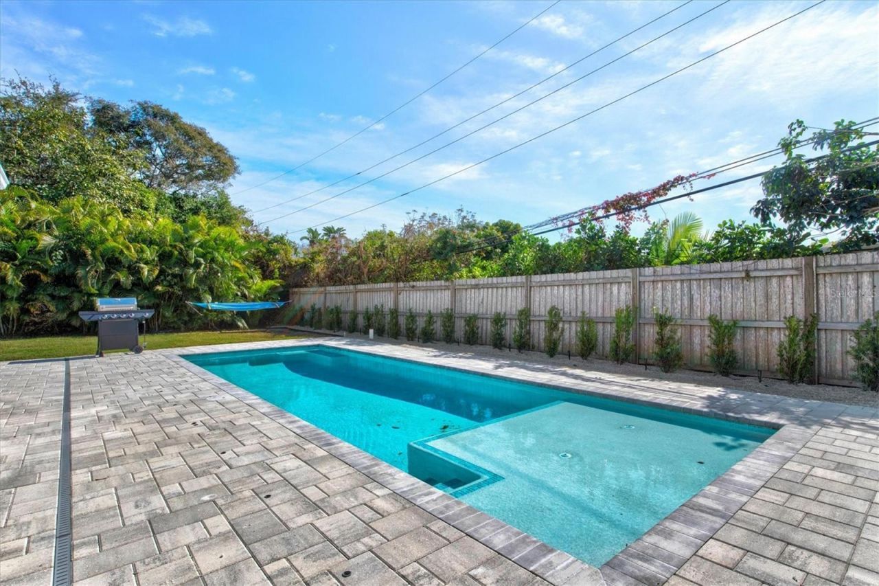 2572 Jefferson Circle, Sarasota, FL 34239 Photo