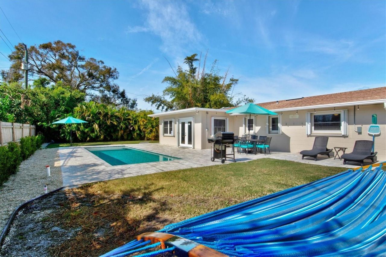 2572 Jefferson Circle, Sarasota, FL 34239 Photo