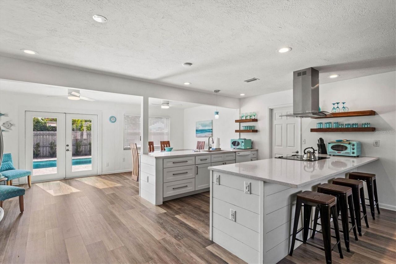 2572 Jefferson Circle, Sarasota, FL 34239 Photo