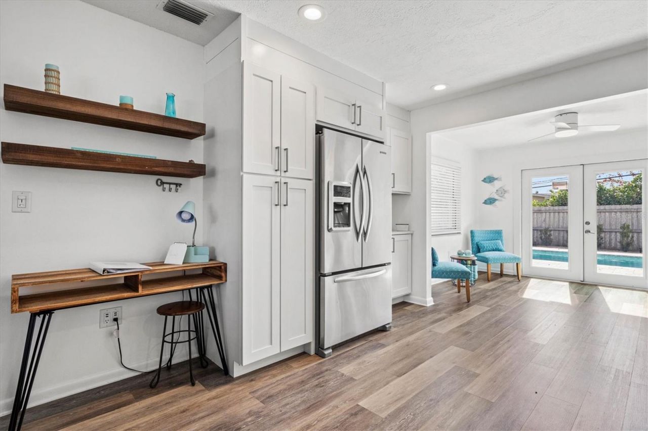2572 Jefferson Circle, Sarasota, FL 34239 Photo