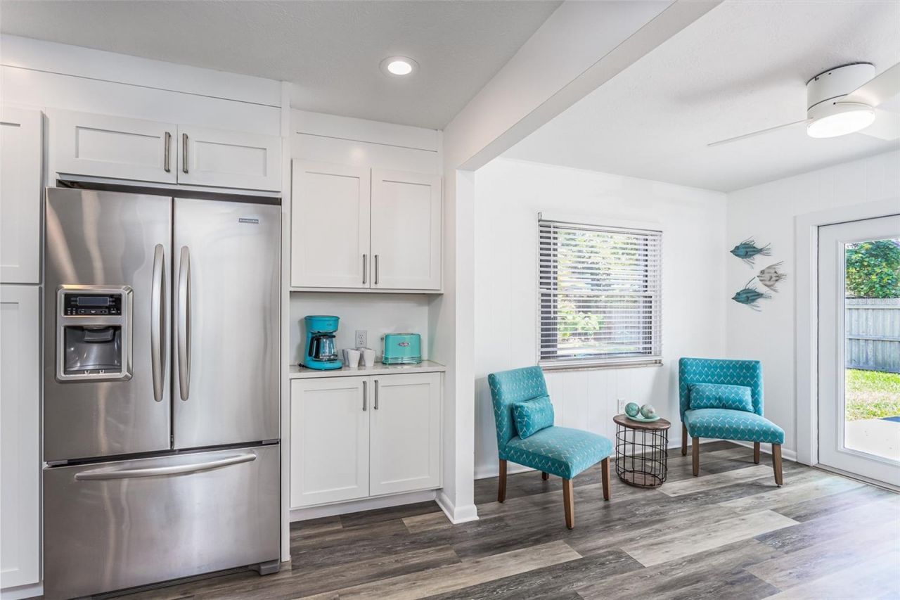 2572 Jefferson Circle, Sarasota, FL 34239 Photo