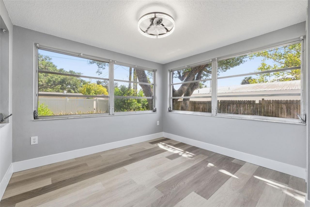 6150 Emerald Drive, New Port Richey, FL 34653 Photo