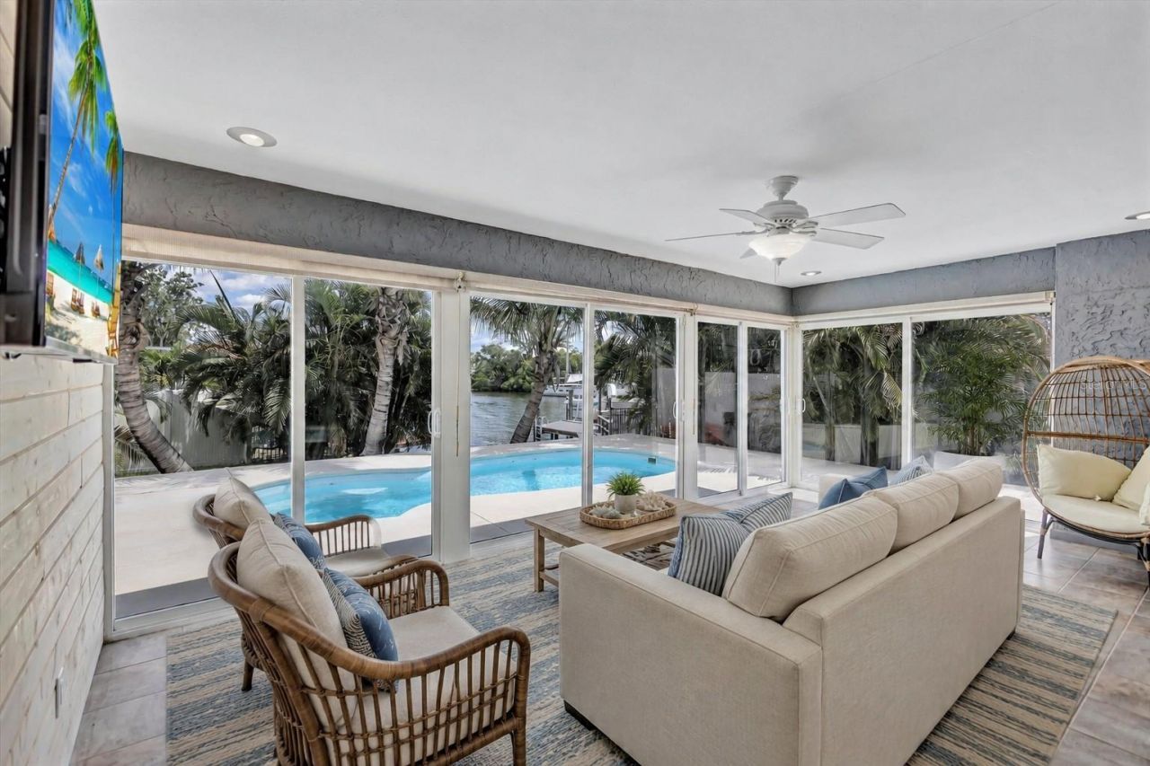 4417 Trout Drive Se, Saint Petersburg, FL 33705 Photo