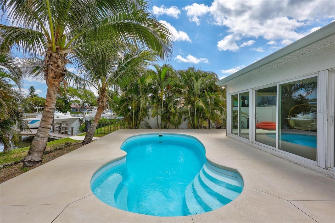 4417 Trout Drive Se, Saint Petersburg, FL 33705 Photo
