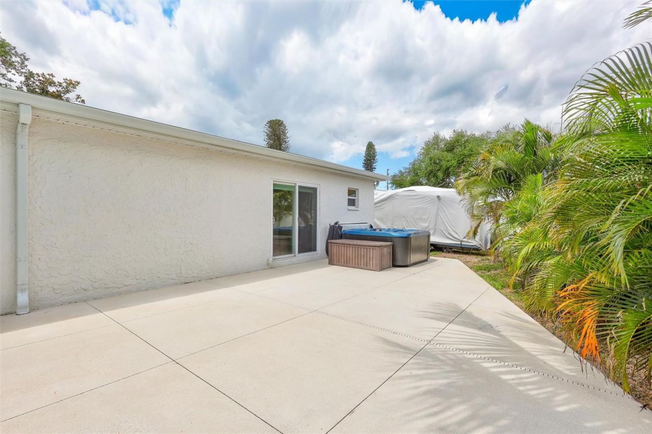 4417 Trout Drive Se, Saint Petersburg, FL 33705 Photo