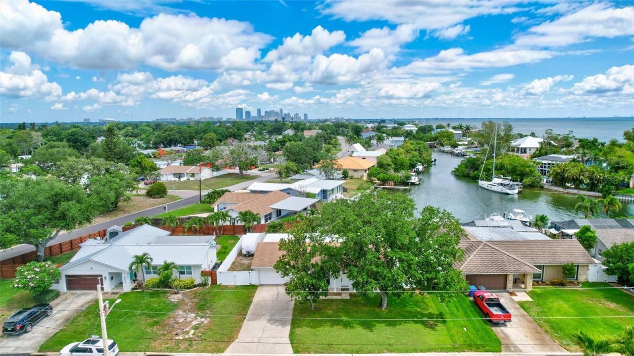 4417 Trout Drive Se, Saint Petersburg, FL 33705 Photo