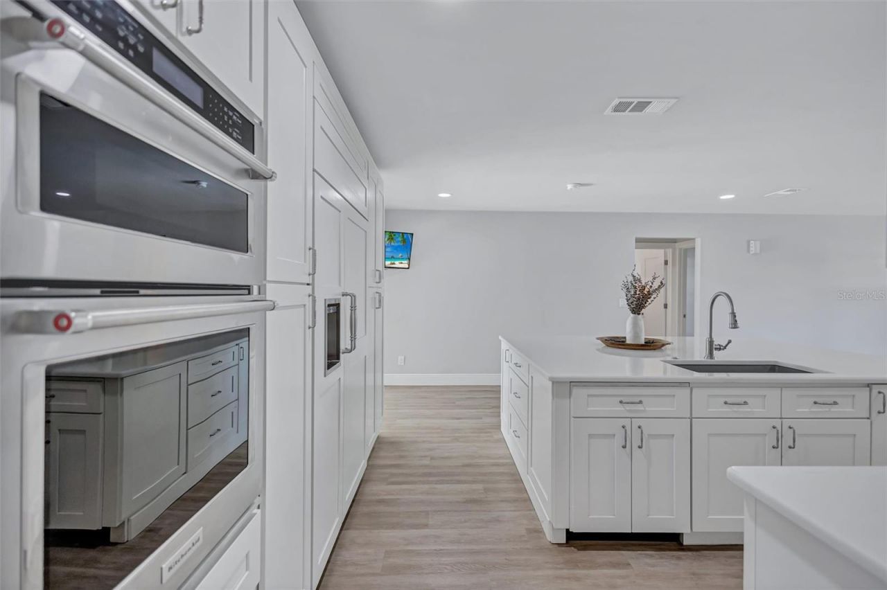 4417 Trout Drive Se, Saint Petersburg, FL 33705 Photo