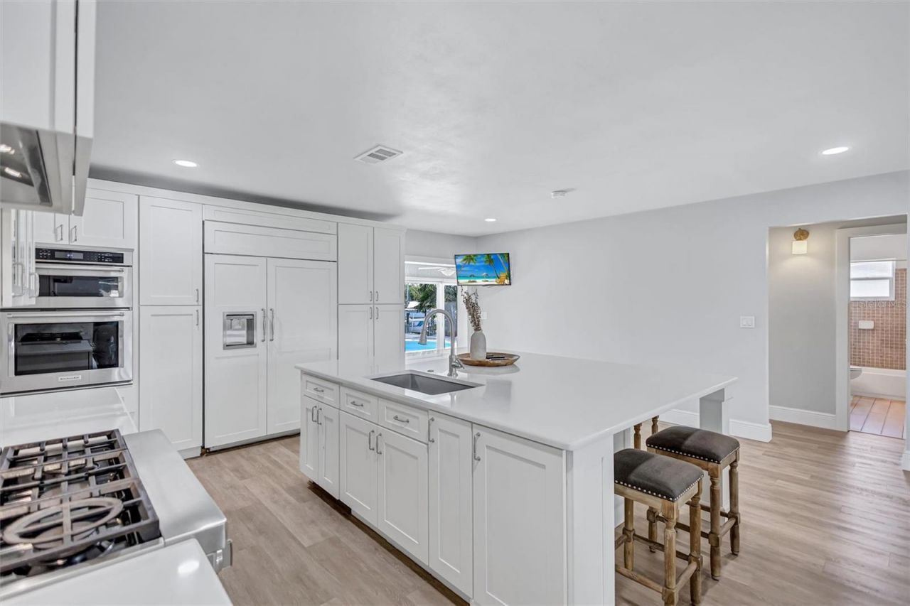 4417 Trout Drive Se, Saint Petersburg, FL 33705 Photo
