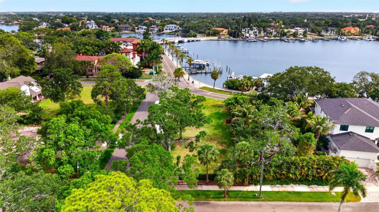 1956 Coffee Pot Boulevard Ne, Saint Petersburg, FL 33704 Photo