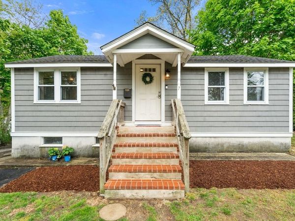7 Indian Neck Rd, Wareham, MA 02571