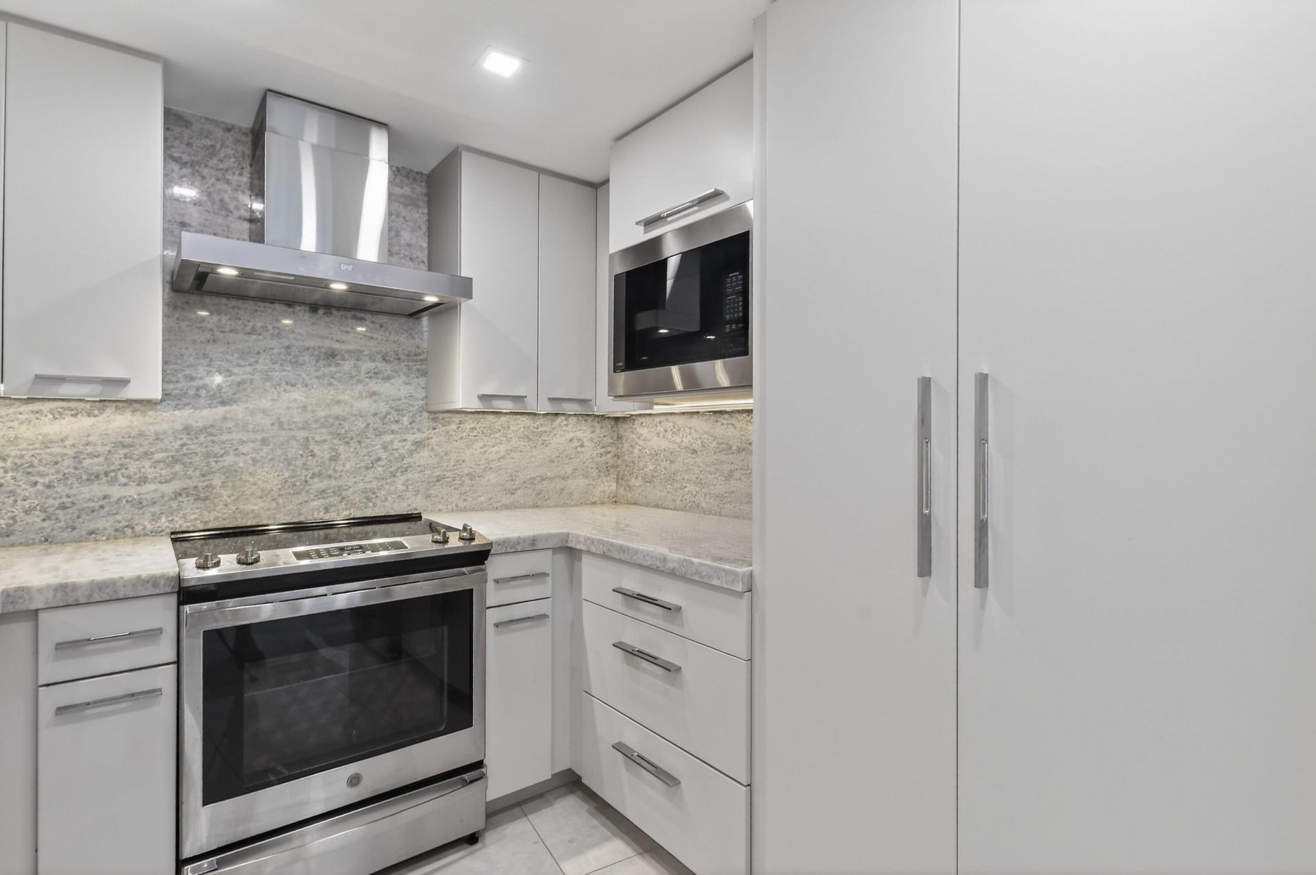 2774 S Ocean Boulevard, Unit 704, Palm Beach, FL 33480 Photo