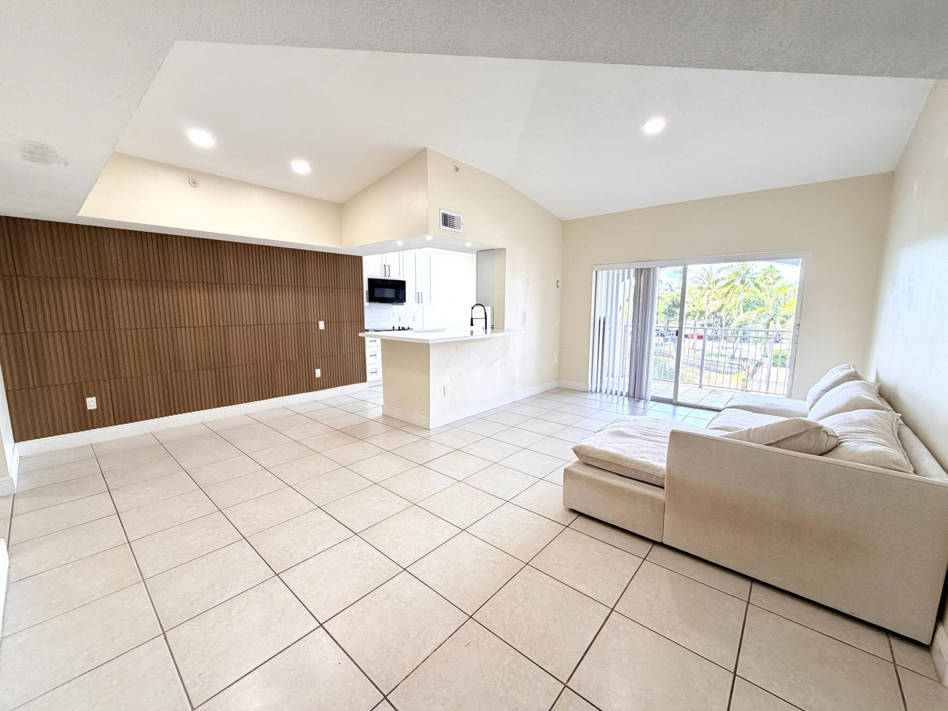 9630 NW 2nd Street, Unit 6-308, Pembroke Pines, FL 33024 Photo