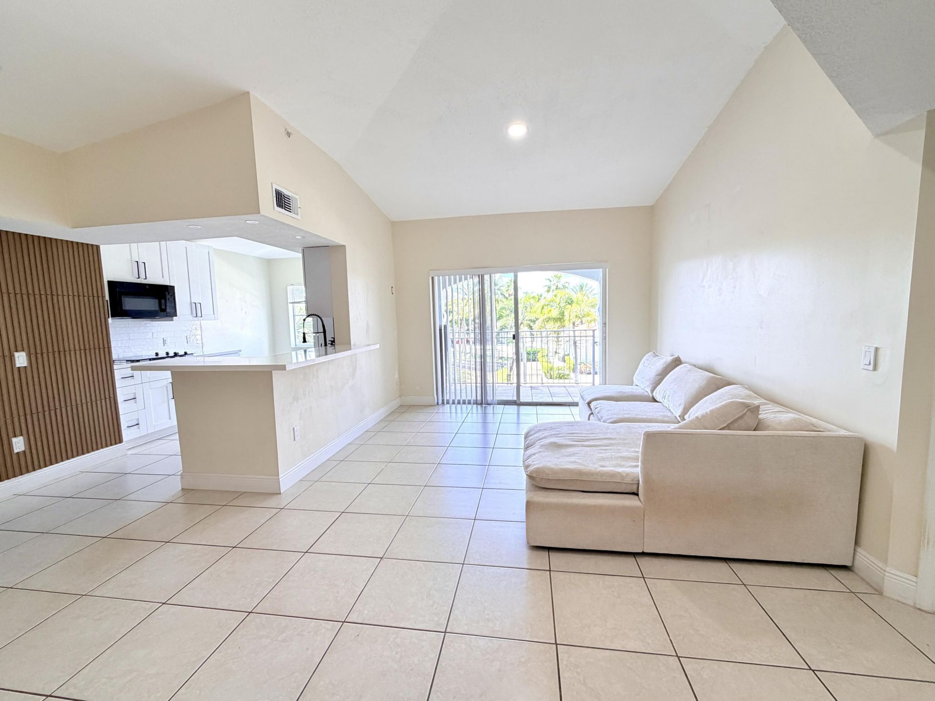 9630 NW 2nd Street, Unit 6-308, Pembroke Pines, FL 33024 Photo