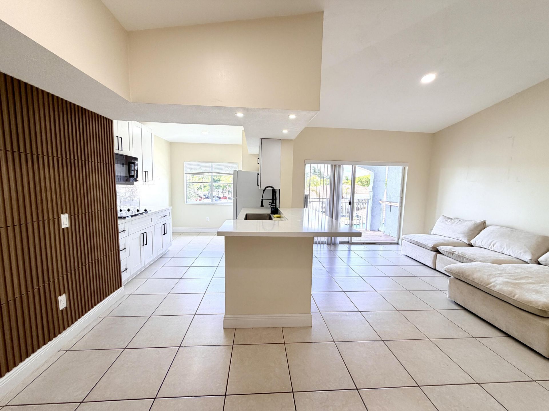 9630 NW 2nd Street, Unit 6-308, Pembroke Pines, FL 33024 Photo