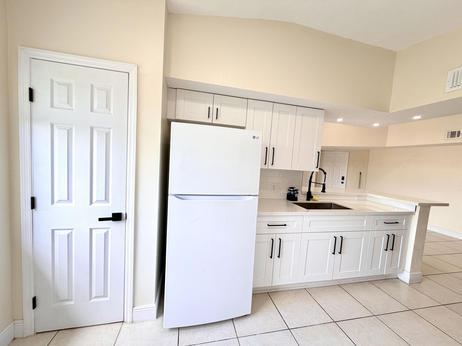 9630 NW 2nd Street, Unit 6-308, Pembroke Pines, FL 33024 Photo