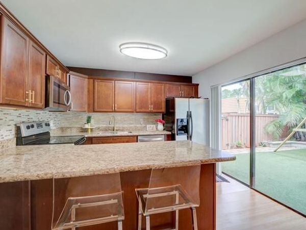 2903 SW 11th Place N, Deerfield Beach, FL 33442