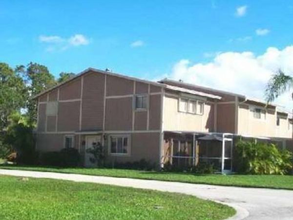 65 Maplecrest Circle, Jupiter, FL 33458