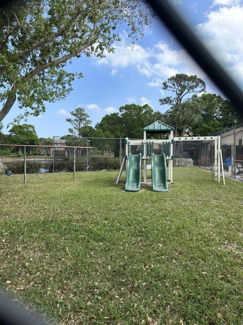 65 Maplecrest Circle, Jupiter, FL 33458 Photo