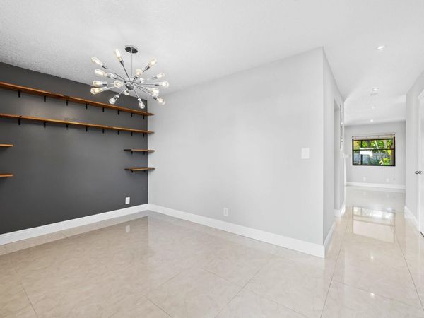 2127 NE 11th Avenue, Wilton Manors, FL 33305